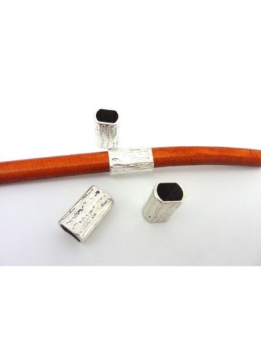 Perle passant tube 21,7mm en métal argenté martelé