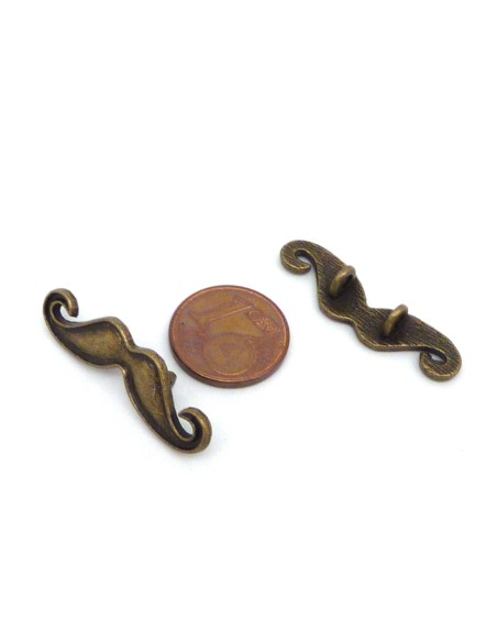 5 Perles, pendentifs, connecteurs moustache 30,8mm en métal bronze