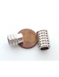 Fermoir aimanté tube pour cordon de 5,5mm en métal argenté strié 2
