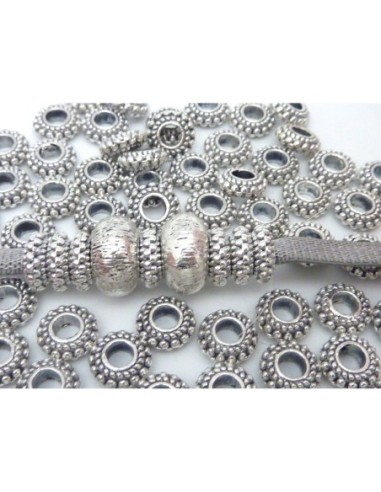 Rondelle argenté 8mm en métal travaillé