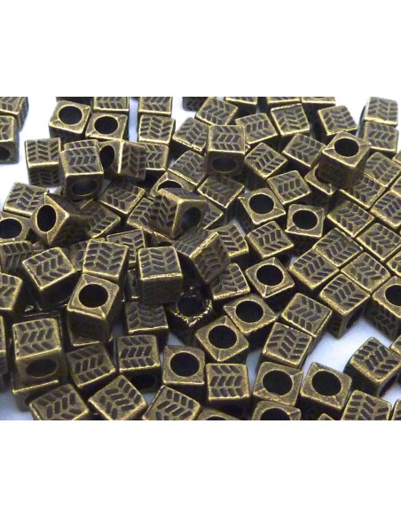 20 perles cube, facette 4,7mm en métal de couleur bronze