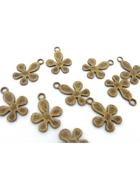 50 Breloques fleur 18,1mm en métal de couleur bronze