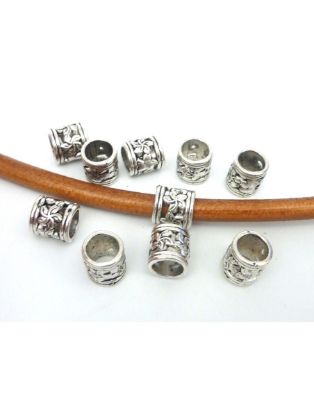 10 perles passant tube ajouré 10,3mm en métal argenté motif fleur