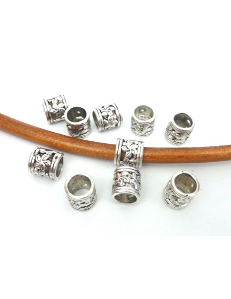 10 perles passant tube ajouré 10,3mm en métal argenté motif fleur