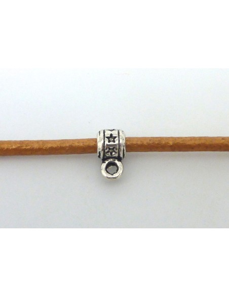 Petite attache breloque étoile en métal argenté pour cordon 2,5mm Petite attache breloque étoile en métal argenté pour cordon 2,5mm