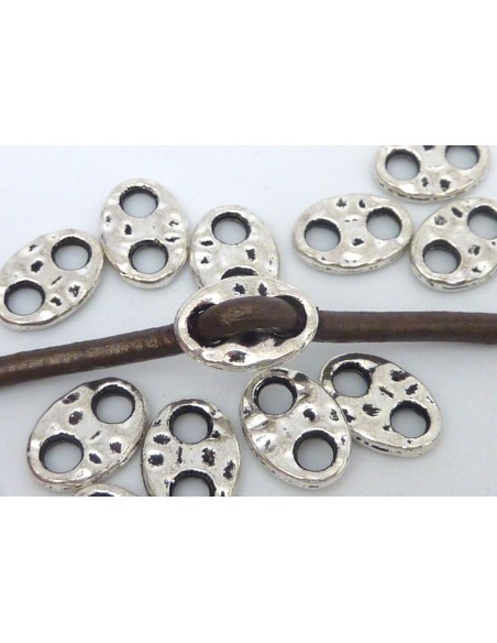 Perle connecteur grain de café en métal argenté martelé