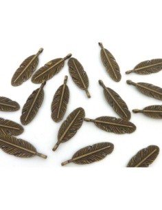 breloque plume en métal de couleur bronze pour cordon 1,5mm