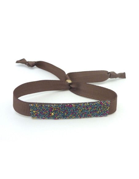 Kit de création Bracelet ruban ajustable marron fauve et microbilles multicolore thermocollante fond noir