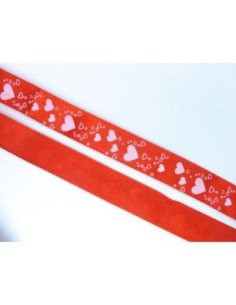 R-3,5m Ruban coeur 15mm coeur blanc sur fond rouge