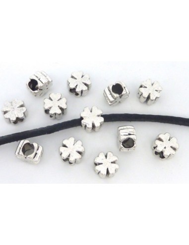 Perle metal à gros trou trèfle