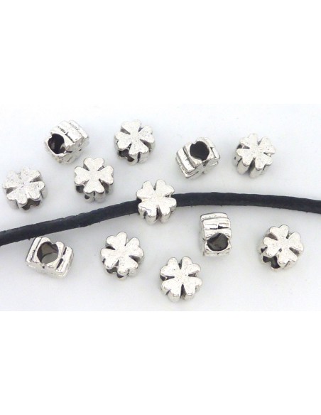 Perle metal à gros trou trèfle