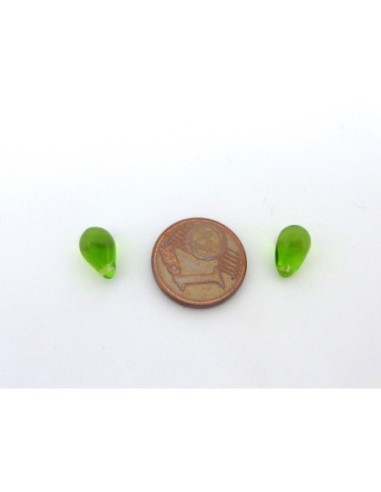 Perle goutte de couleur vert olive clair en verre