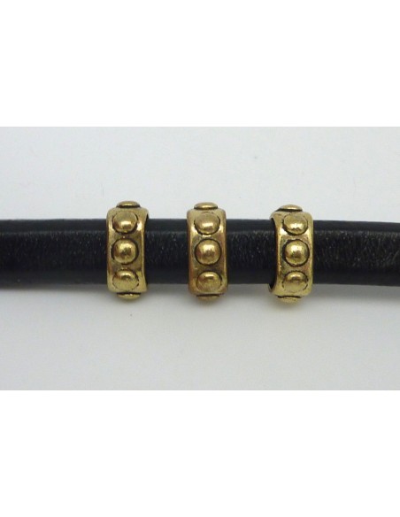 Perle passant pour régaliz en métal de couleur doré pâle