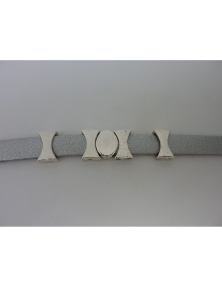 20 perles passant pastille ovale 13,3mm en métal argenté lisse et mate