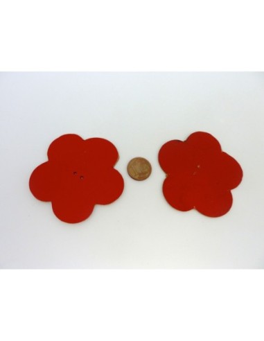 Fleur en cuir de couleur rouge