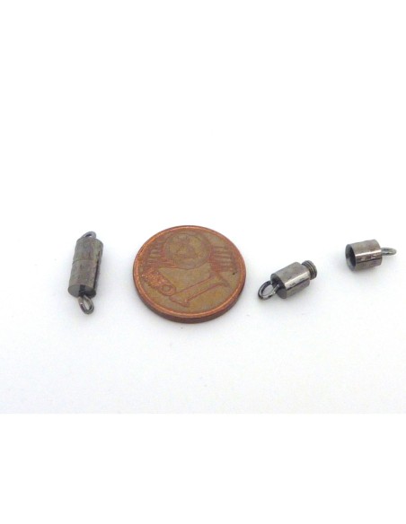 Fermoir à vis de couleur hématite gris foncé en métal