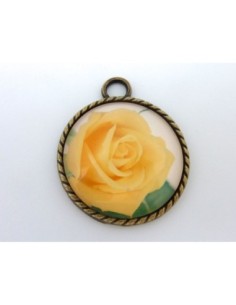 Pendentif bronze en métal plus cabochon fleur rose jaune