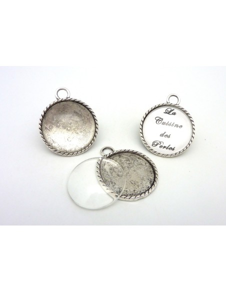 Support cabochon argenté en métal avec son cabochon en verre