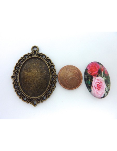 Support pendentif ovale en métal de couleur bronze  + cabochon en verre 25 X 18mm