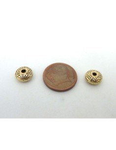 10 Perles soucoupe 8,2mm en métal doré pâle gravé de points 2