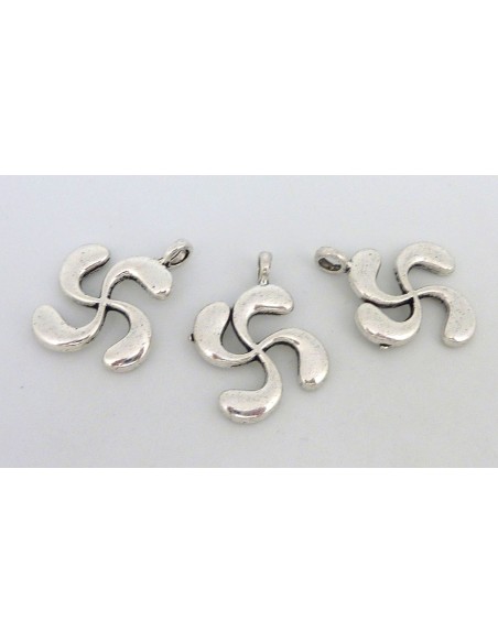 10 Breloques pendentif, croix basque 29,7mm en métal argenté