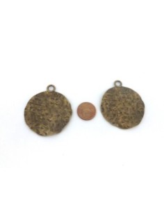 Grand pendentif disque martelé 46mm en métal de couleur bronze 2