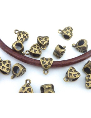 5 perles support breloque coeur 11,4mm ou bélière filigrane coeur en métal de couleur bronze gravé de coeur