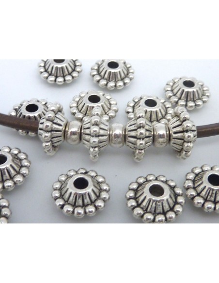 R-20 Perles connecteur ovale 11mm orné d'un anneau de points en son centre et de stries en métal argenté