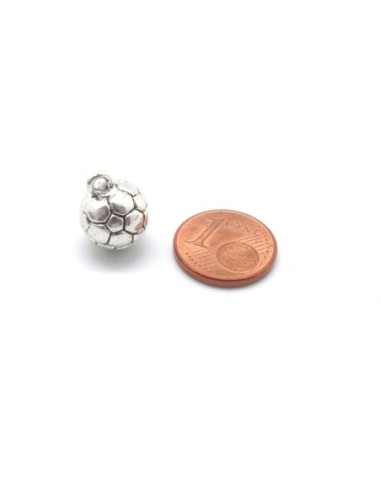 pendentif ballon de foot en métal argenté