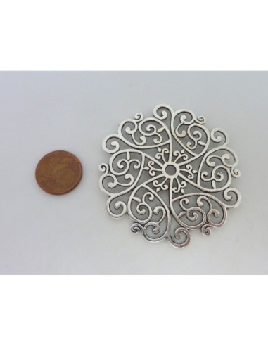 Pendentif argenté rosace en métal ajouré pas cher