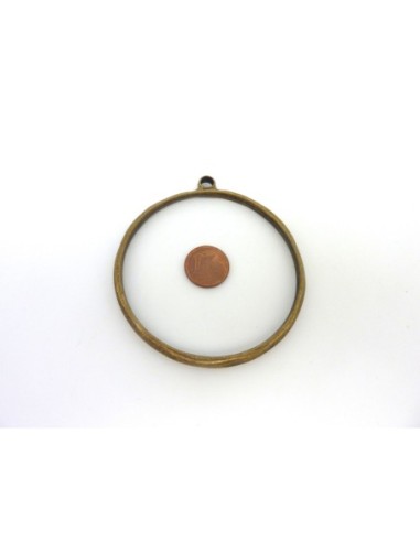 Grand pendentif anneau 74mm en métal de couleur bronze légèrement martelé