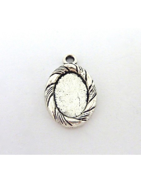 Support cabochon ovale strié pour cabochon de 10mm X 14mm en métal argenté