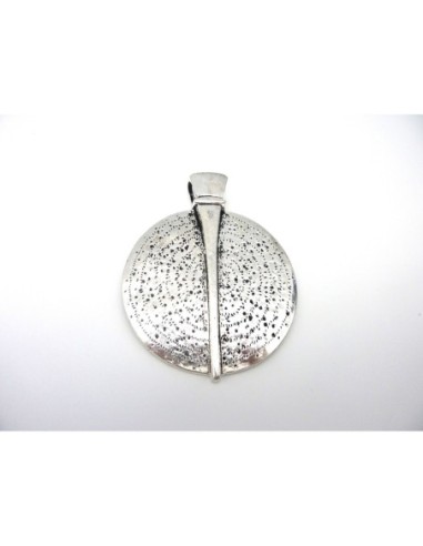 Grand pendentif rond gravé 85mm en métal argenté
