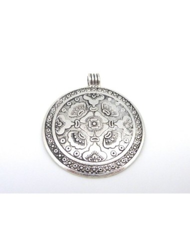 Grand pendentif rond gravé 54mm en métal argenté