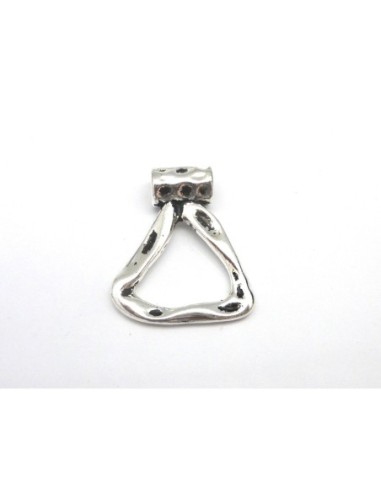 2 Pendentifs triangle martelé 30,5mm en métal argenté