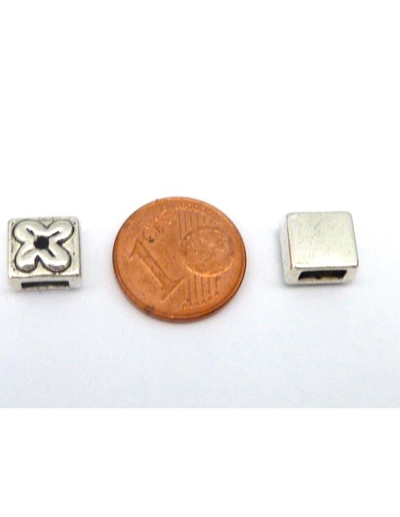 5 Perles passant carré 9mm en métal argenté gravé fleur pour lanière de 5,5-6mm