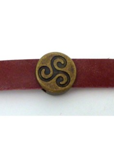 perle passant en métal de couleur bronze gravé style celtique Triskel pour lanière de 10mm