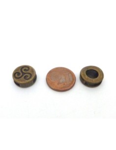 perle passant en métal de couleur bronze gravé style celtique Triskel pour lanière de 10mm 2