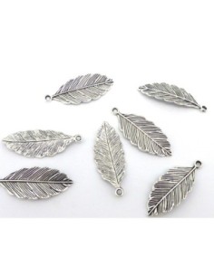 20 Breloques pendentifs feuille 31,5mm en métal argenté travaillé
