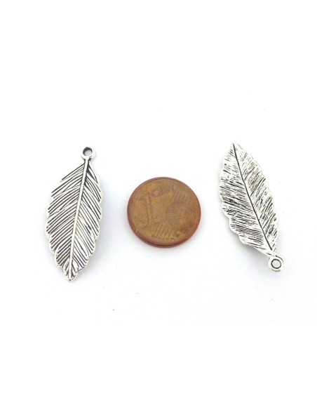 Pendentif feuille 31,5mm en métal argenté travaillé