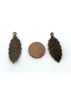5 Breloques pendentifs feuille 31,5mm en métal de couleur bronze strié 2