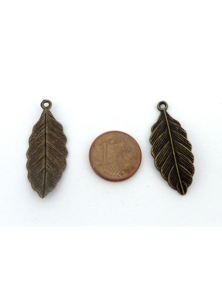 5 Breloques pendentifs feuille 31,5mm en métal de couleur bronze strié