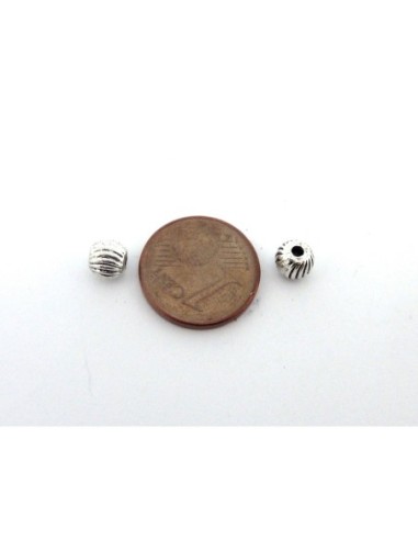 R-20 Perles ronde 5,2mm en métal argenté strié