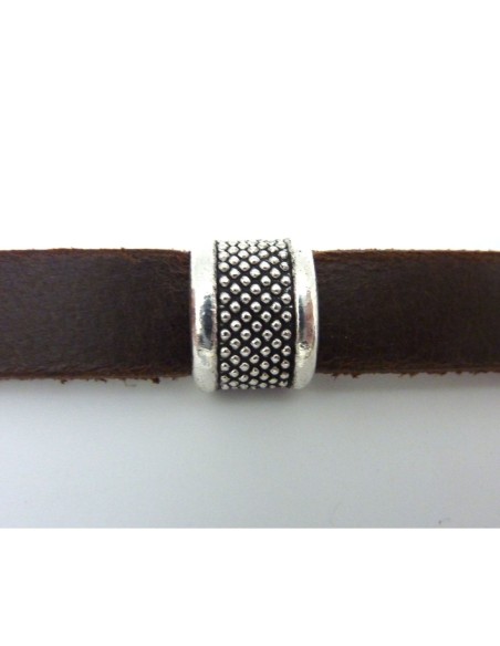 Perle passant tube gravé de point en métal argenté pour cuir régaliz
