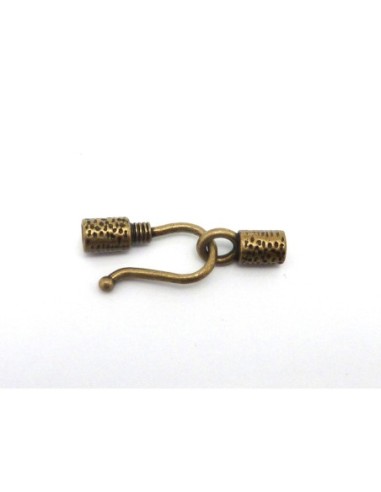 30 Fermoirs crochet avec embout rond pour cordon de 3mm en métal de couleur bronze gravé