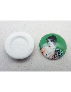 Cabochon en porcelaine avec visage femme 2