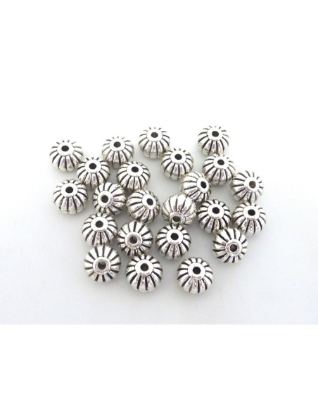 5 Perles ronde 8,9mm légèrement aplatie en métal argenté gravé