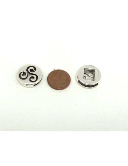 R-20 Perles passant triskel évidé 17,6mm en métal argenté gravé style celtique pour lanière de 13mm