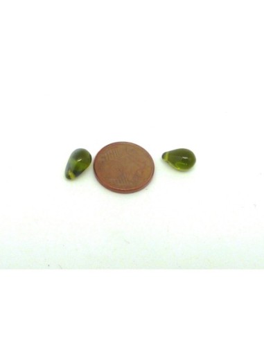 Perle goutte en verre vert olivine irisé