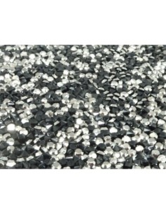 1 bande de 1cm de large sur 11cm de long de strass...